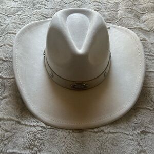 Women’s Cream Western Felt Cowboy Hat with Concho Band